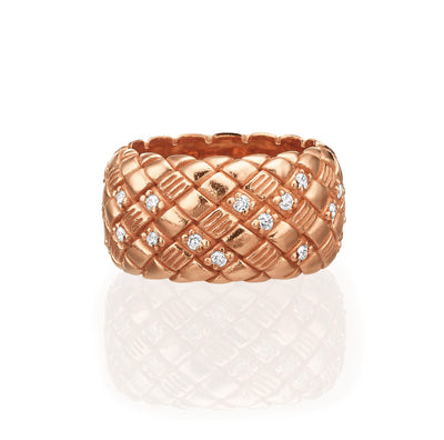 Criss cross ring